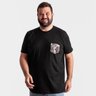 camiseta plus size masculina preta bolso futurista frente