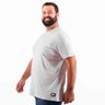 camiseta plus size masculina confort branca lado