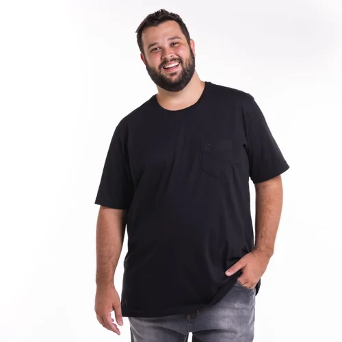 Camiseta Plus Size Masculina Com Bolso Bordado Preta