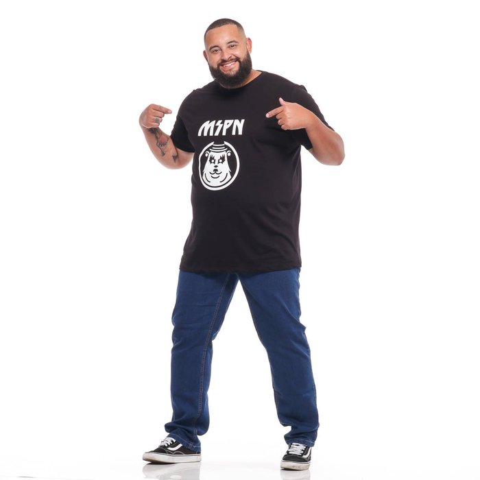 camiseta plus size masculina kiss preta mais pano corpo lado
